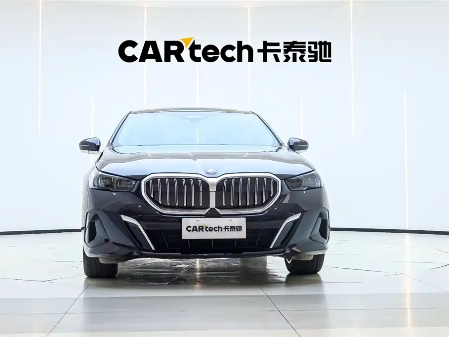 BMW 5 Series 2025