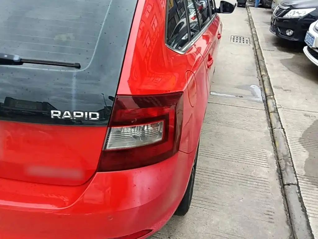Skoda Rapid Spaceback 2016 — фото 8