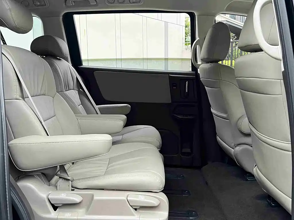 Honda Odyssey 2018 — фото 10
