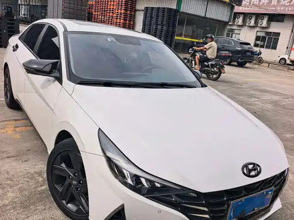 Hyundai Elantra 2022