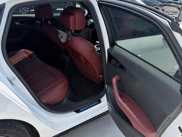 Audi A4L 2023