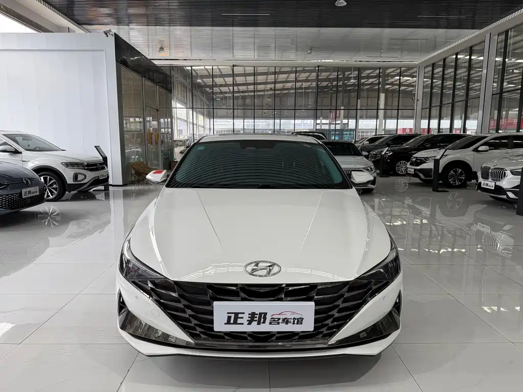 Hyundai Elantra 2022