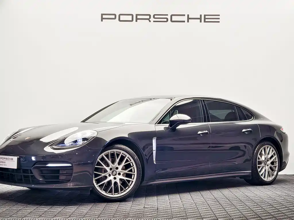 Porsche Panamera 2024 — фото 1