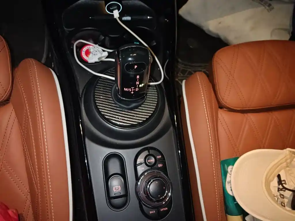 MINI Clubman 2023 — фото 10