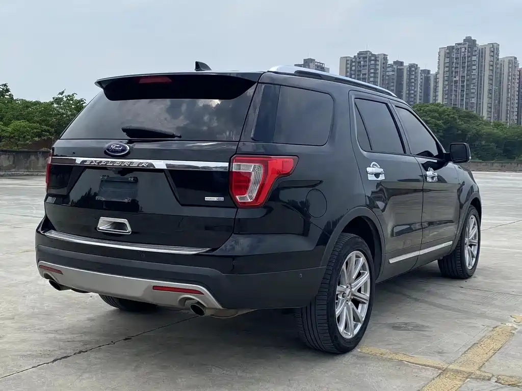 Ford Explorer 2017 — фото 4