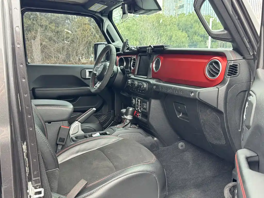 Jeep Wrangler 2021 — фото 11