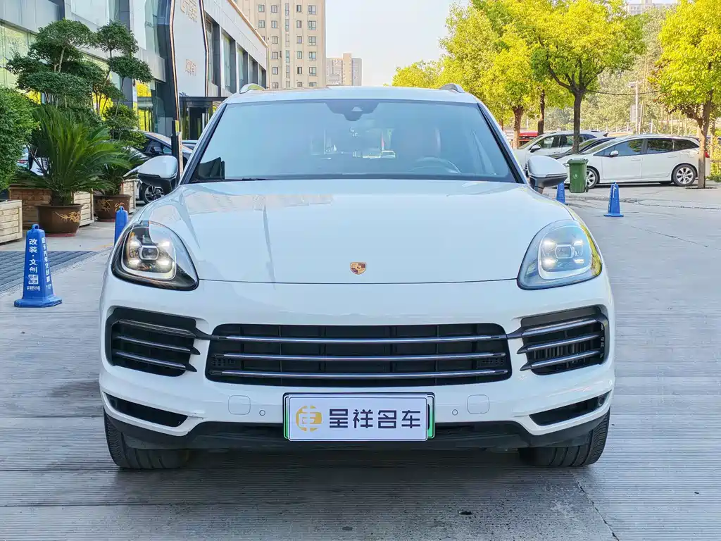 Porsche Cayenne Hybrid 2021