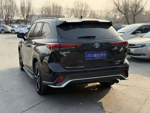 Toyota Crown Kluger 2022