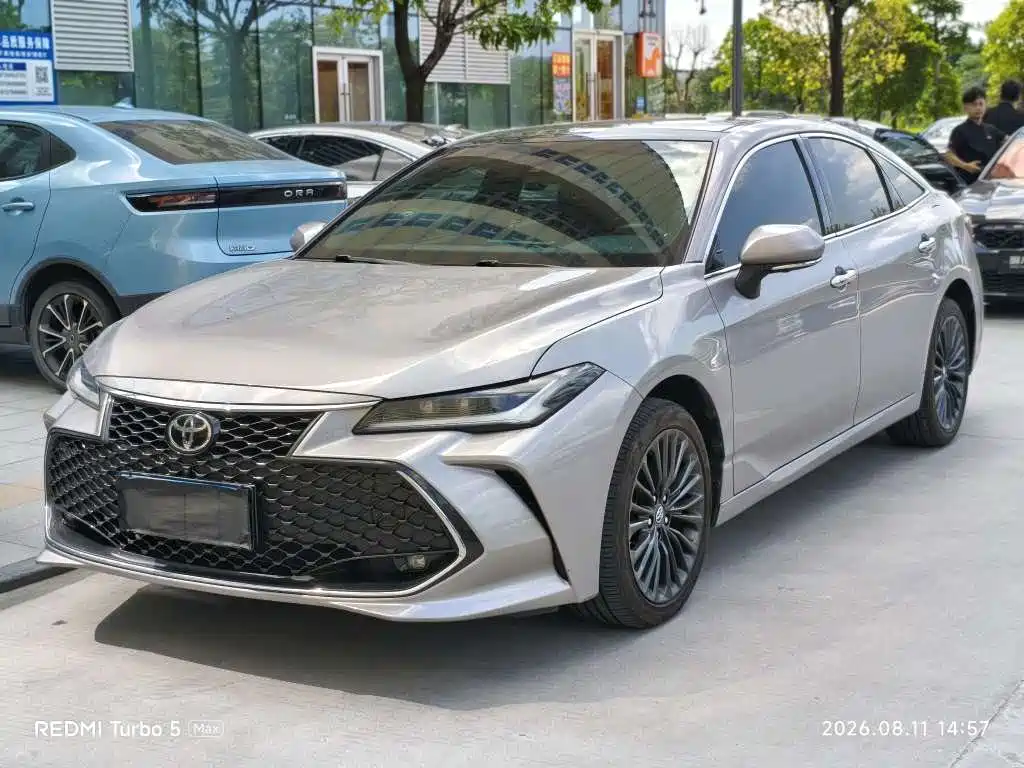 Toyota Avalon 2023 — фото 1