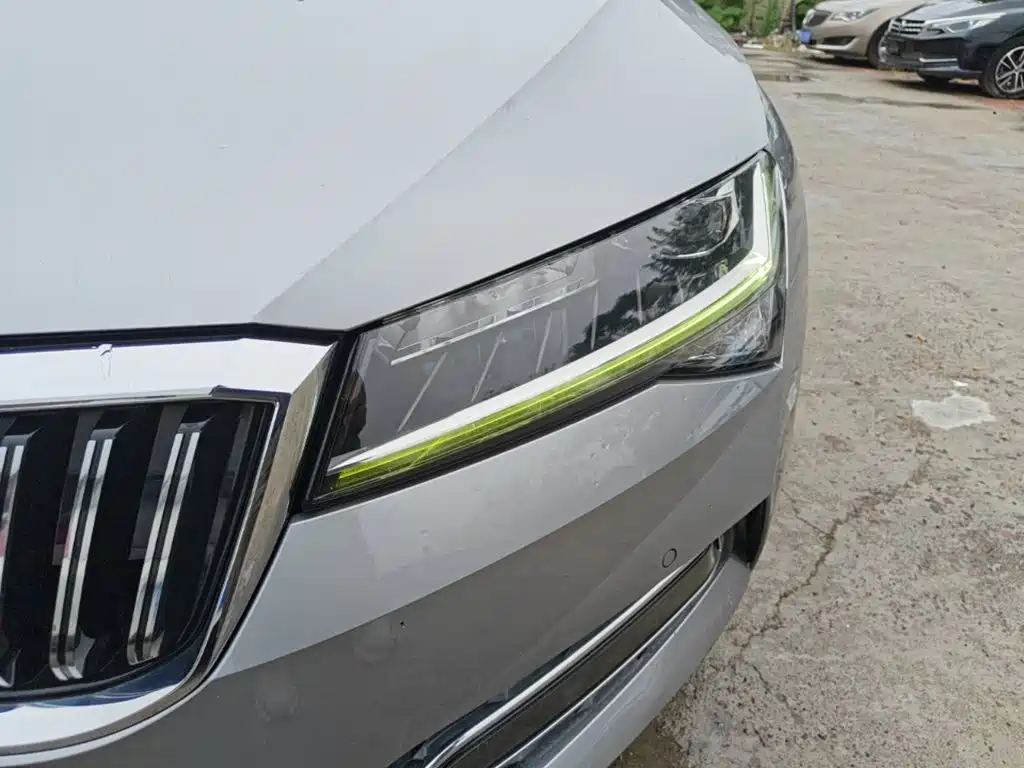 Skoda Superb 2020 — фото 24