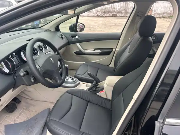 Peugeot 408 2011
