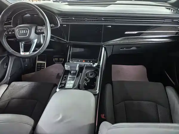 Audi Q8 2021