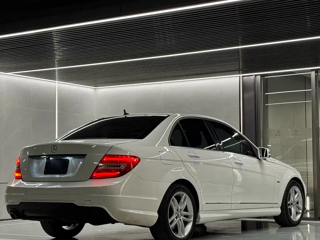 Mercedes-Benz C-Class 2014 — фото 10