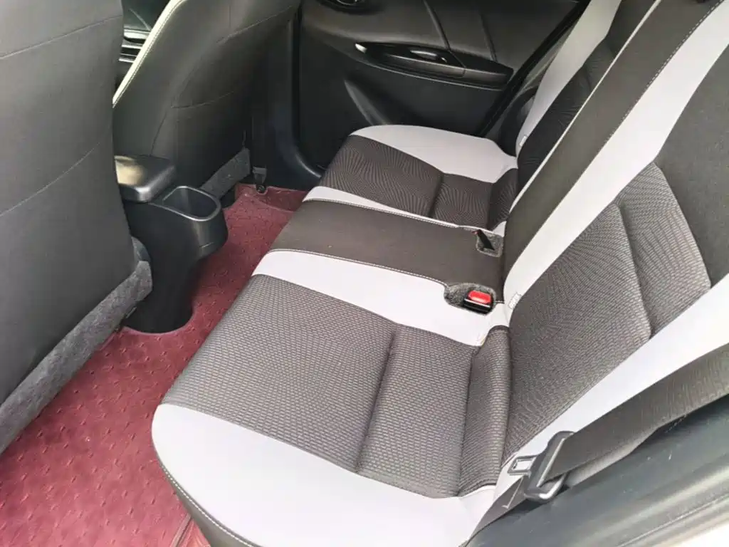 Toyota Yaris L 2022 — фото 17