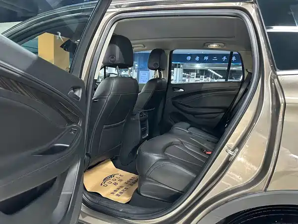 Buick Envision Plus 2018
