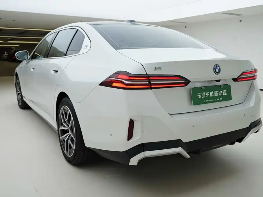 BMW i5 2024 — фото 4
