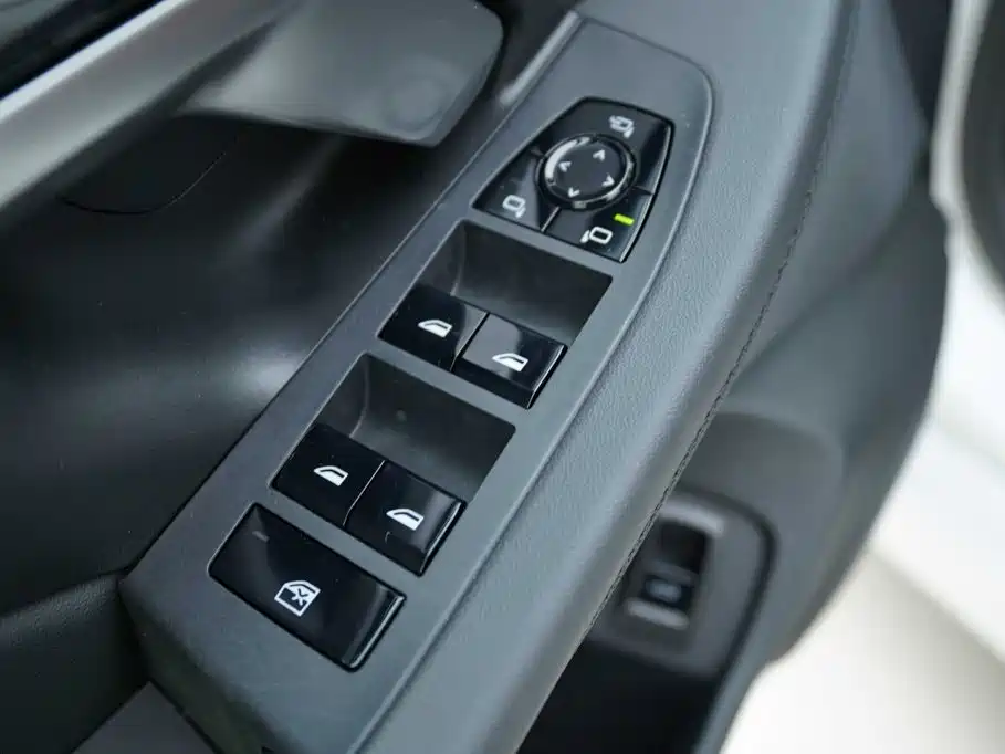 BMW i5 2024 — фото 11