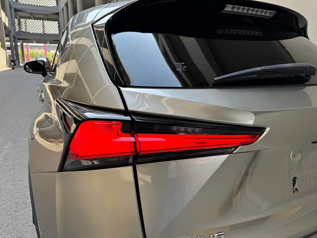 Lexus NX 2022 — фото 23