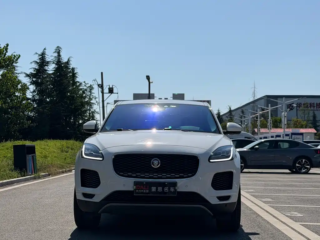 Jaguar E-PACE 2021 — фото 2
