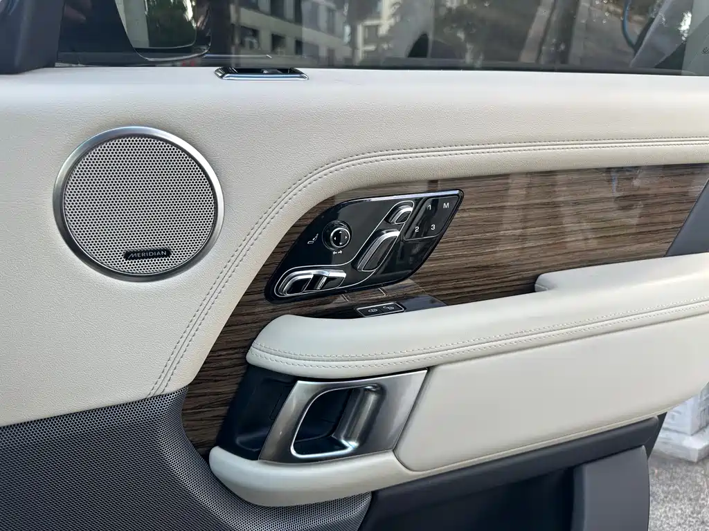 Land Rover Range Rover 2018 — фото 13