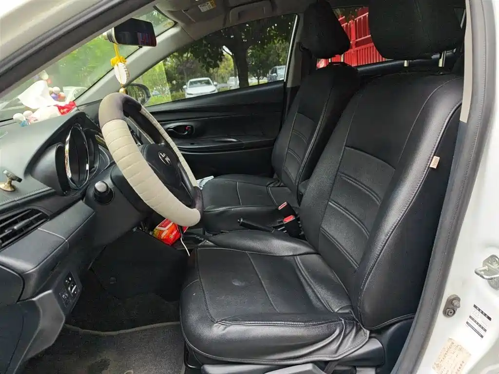 Toyota Yaris L 2016 — фото 11