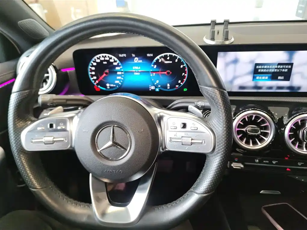 Mercedes-Benz A-Class 2022 — фото 10