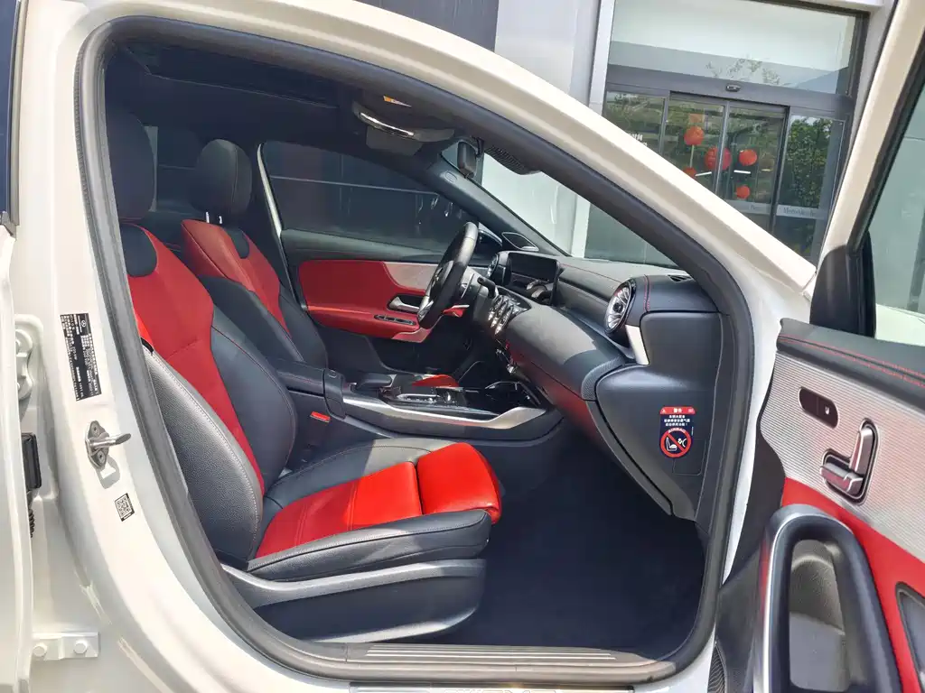 Mercedes-Benz A-Class AMG 2023 — фото 22