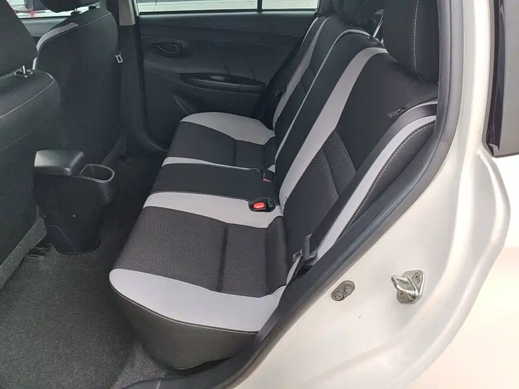 Toyota Yaris L 2022 — фото 17
