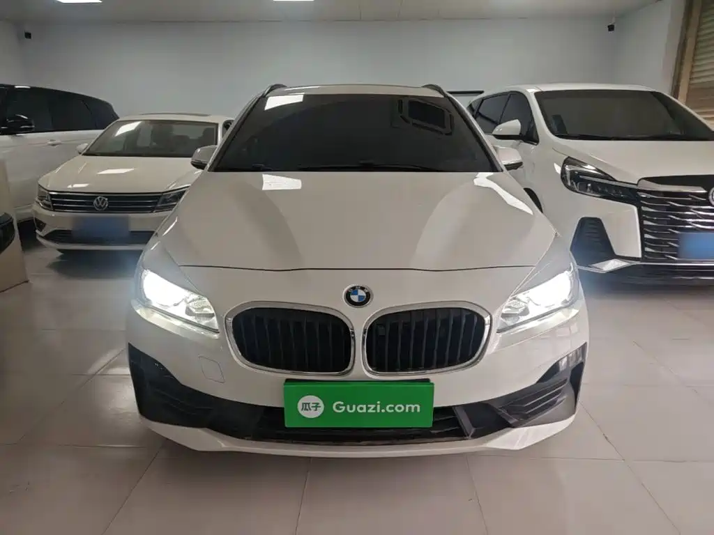 BMW 2 Series Active Tourer 2018 — фото 3