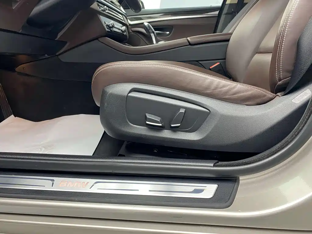 BMW 5 Series 2016 — фото 28