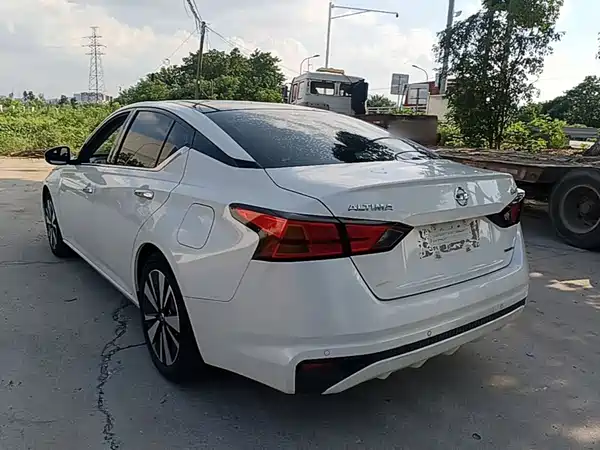 Nissan Teana 2022