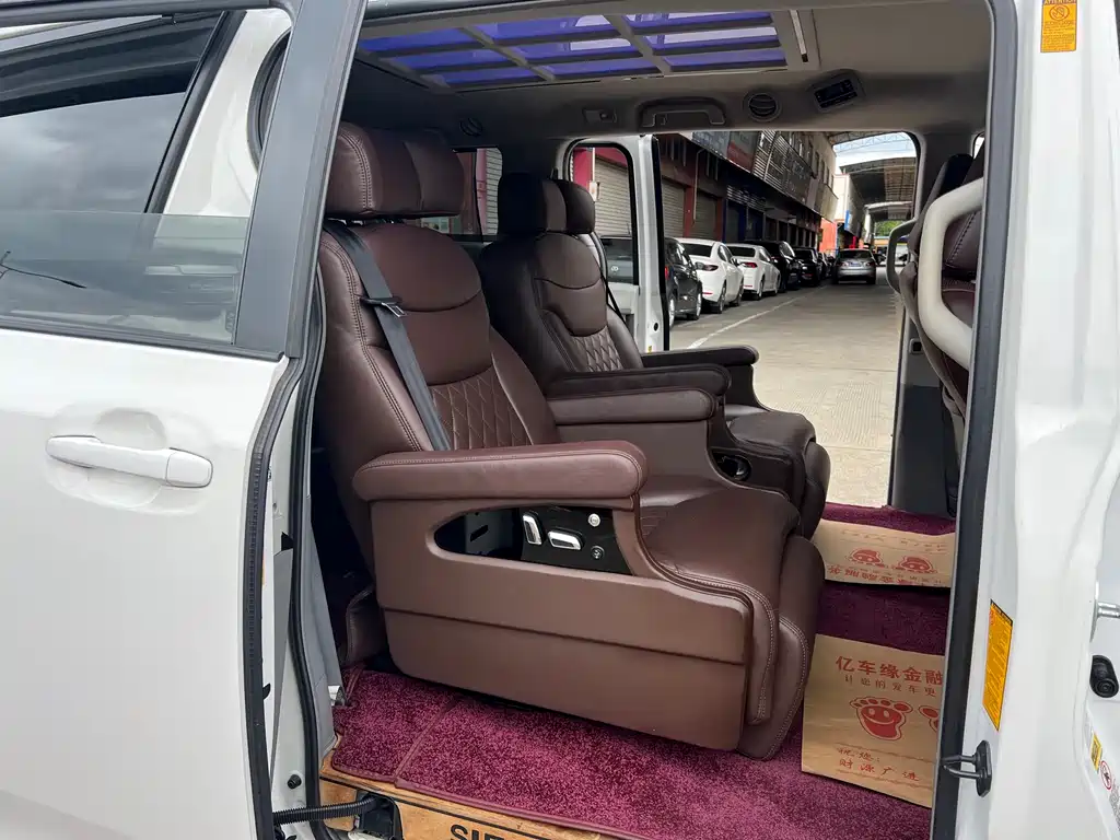 Toyota Sienna 2016 — фото 11