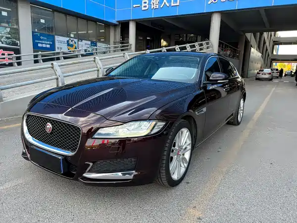 Jaguar XFL 2019
