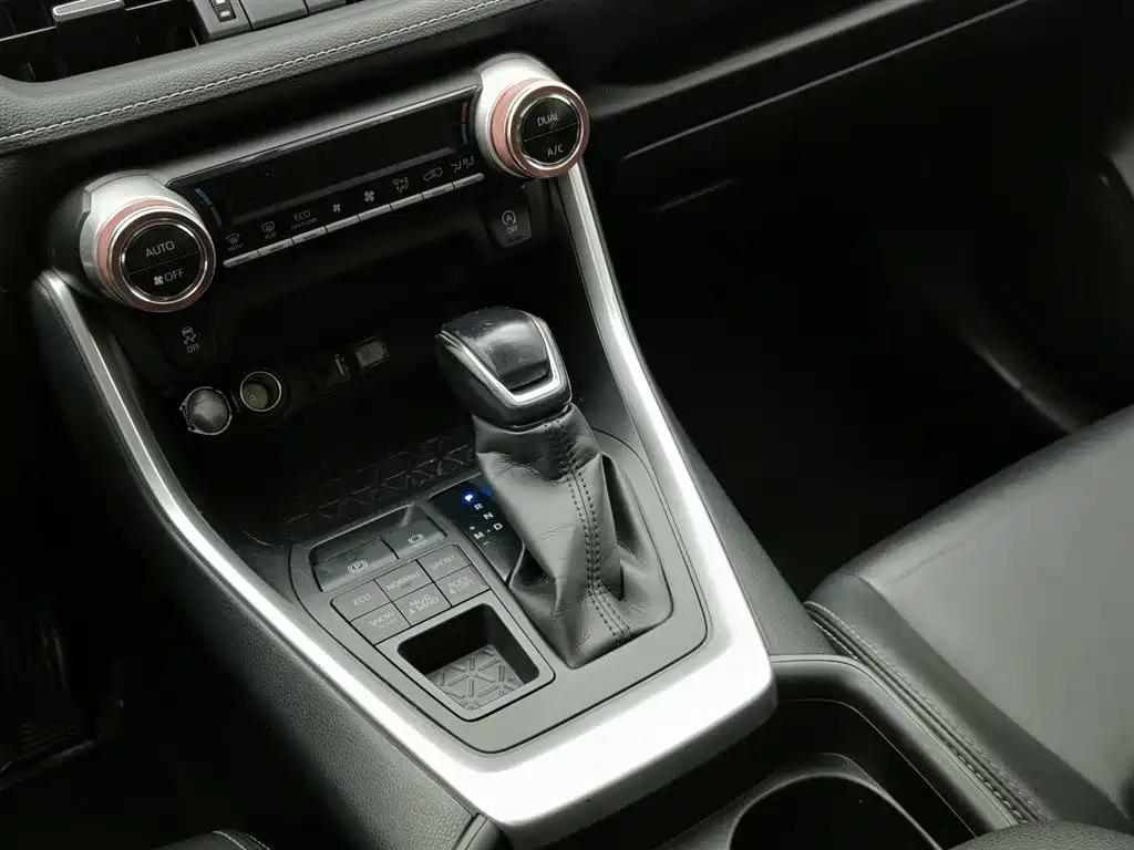 Toyota Wildlander 2021 — фото 13