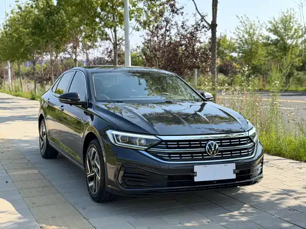 Volkswagen Sagitar 2022