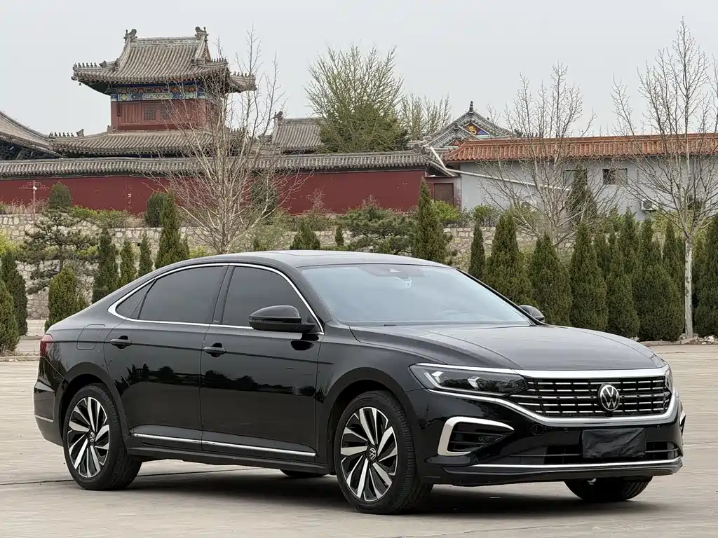 Volkswagen Passat 2023 — фото 3