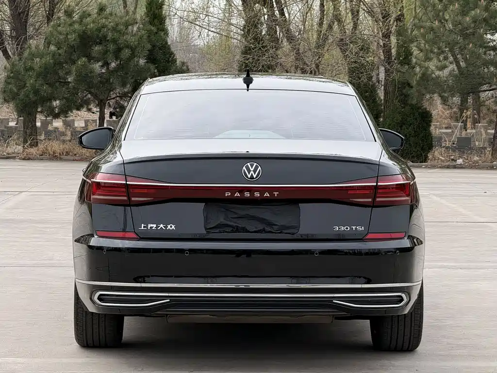 Volkswagen Passat 2023 — фото 6