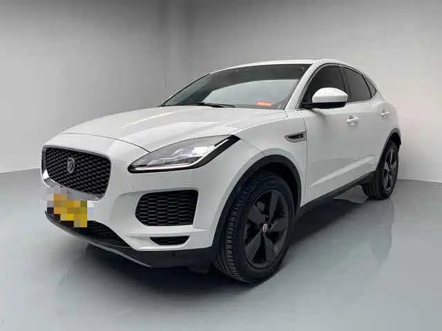 Jaguar E-PACE 2021 — фото 1