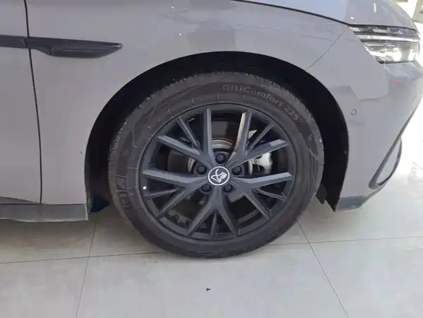 BYD Han 2025