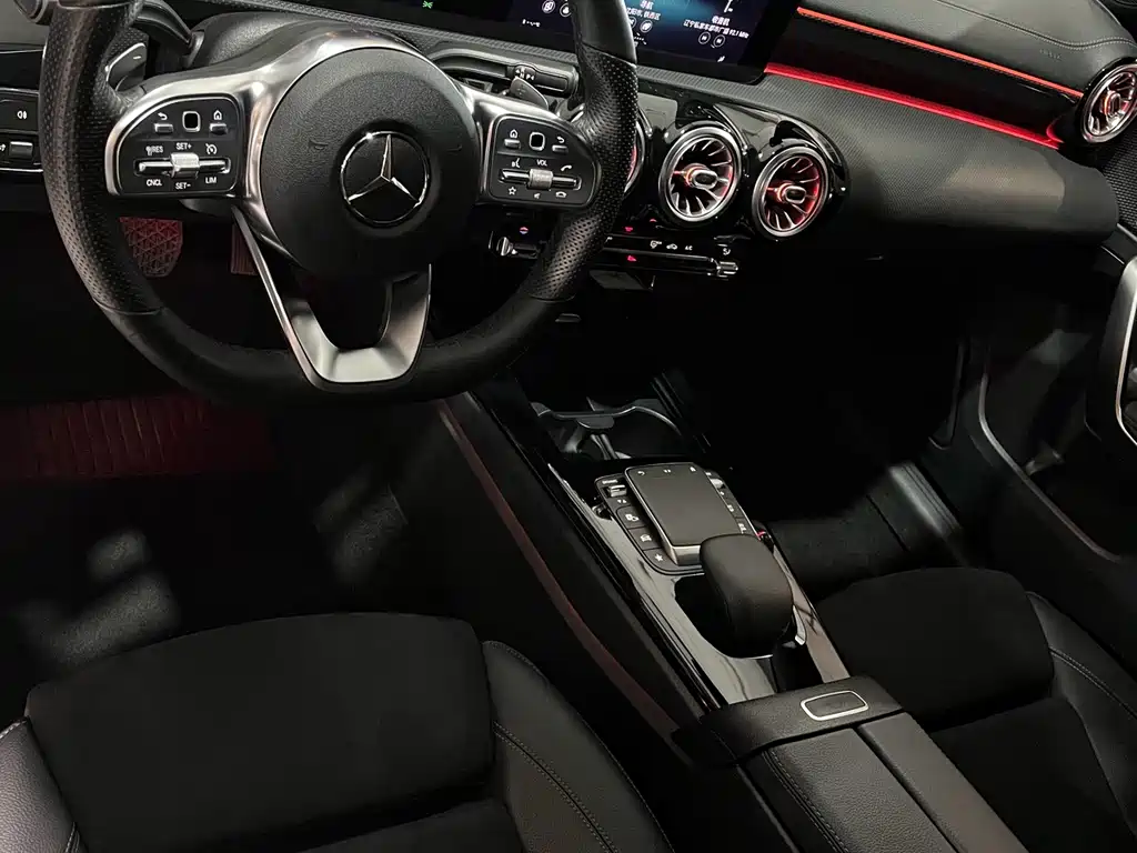 Mercedes-Benz A-Class 2021 — фото 7