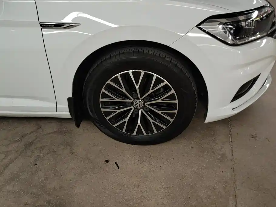 Volkswagen Sagitar 2021