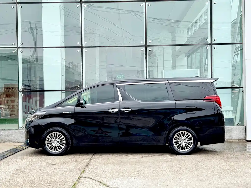 Toyota Alphard 2021 — фото 8