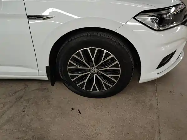 Volkswagen Sagitar 2021
