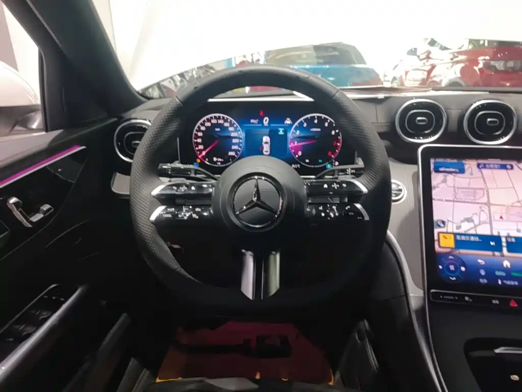 Mercedes-Benz C-Class 2025 — фото 11