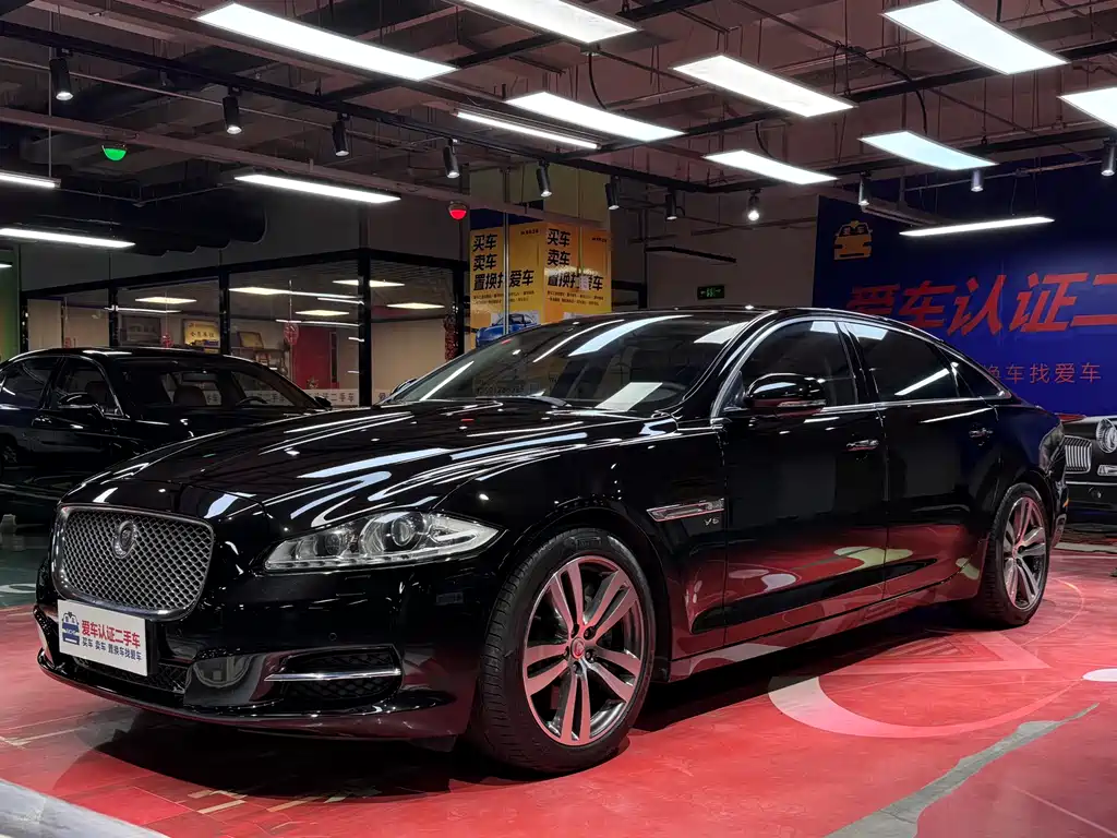 Jaguar XJ 2015 — фото 1