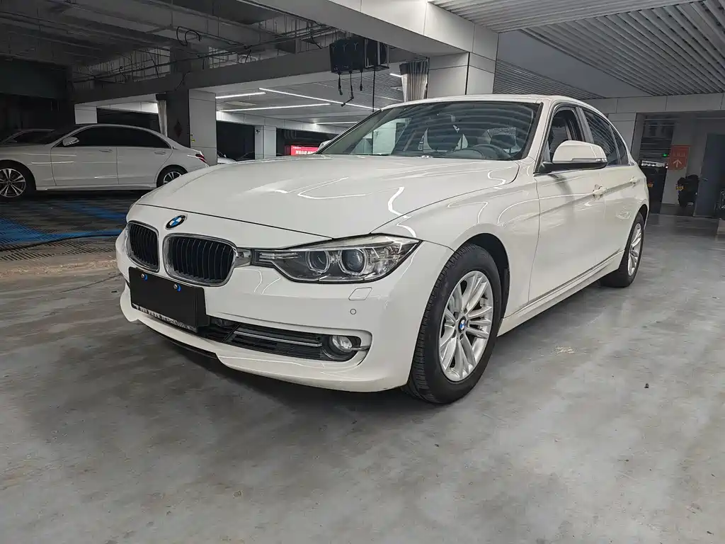 BMW 3 Series 2015 — фото 1