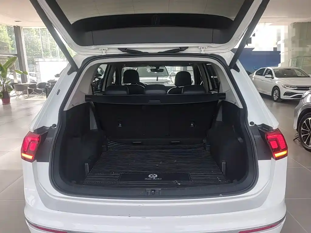 Volkswagen Tiguan L 2021 — фото 19