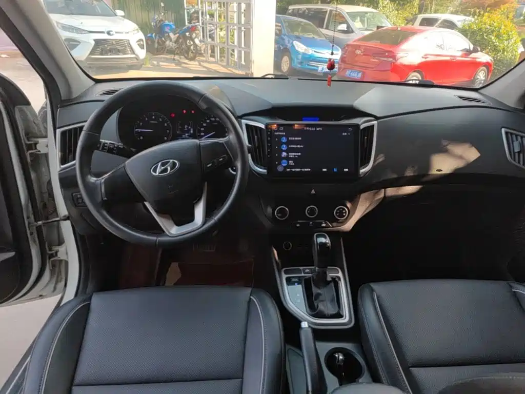 Hyundai ix25 2016 — фото 10