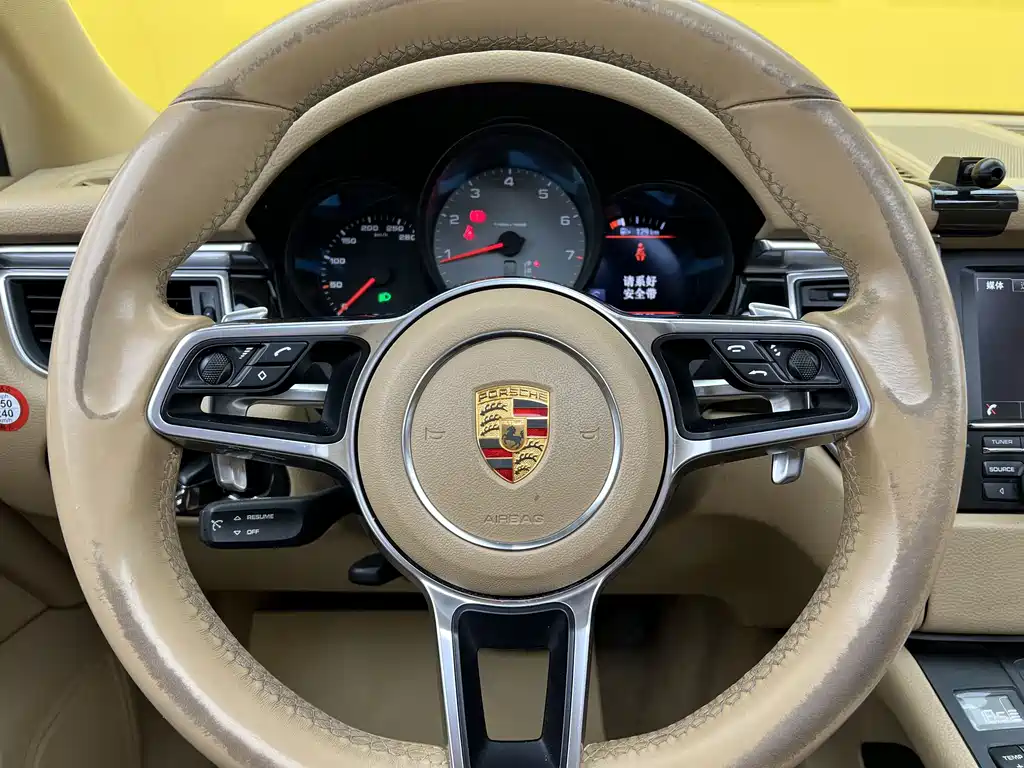 Porsche Macan 2015 — фото 9