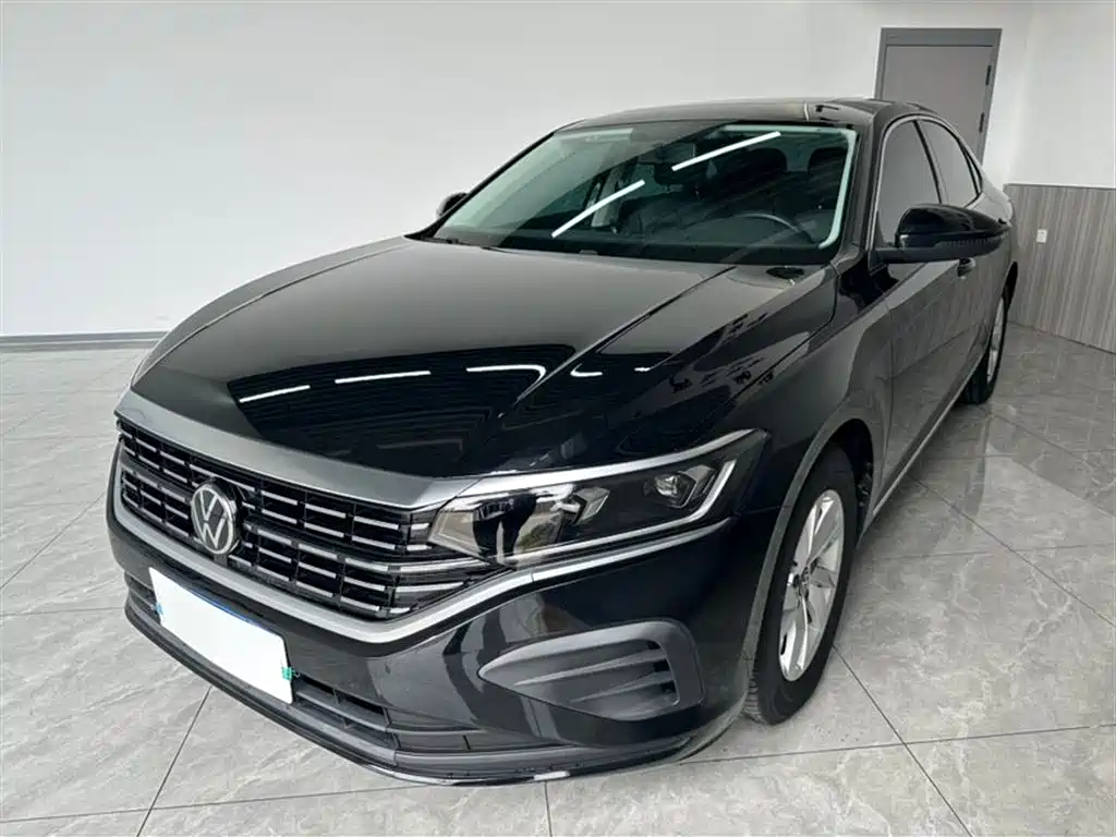 Volkswagen Passat 2023 — фото 1